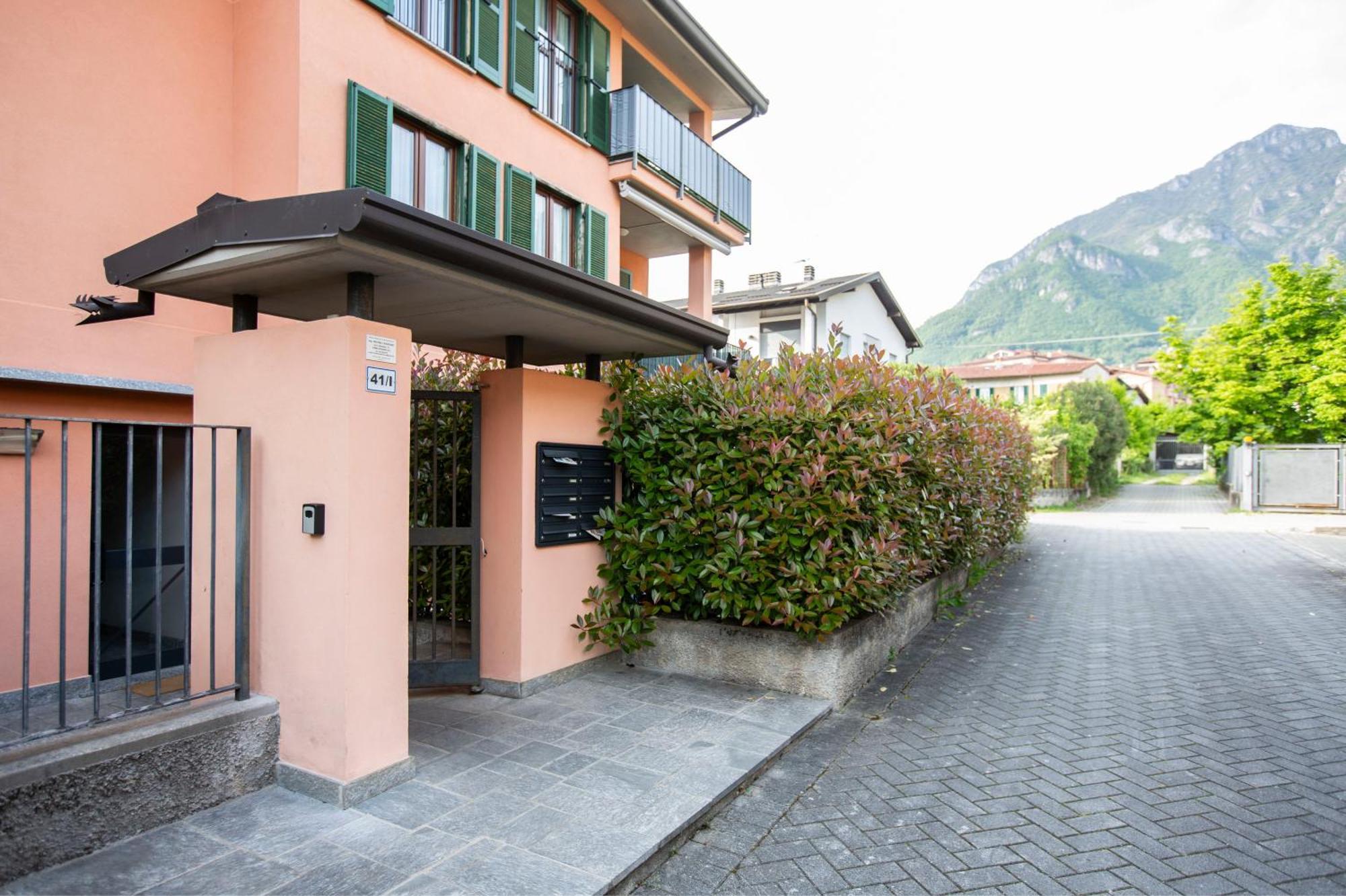 Como Lake - Lakeside Bliss Mandello del Lario Exterior photo