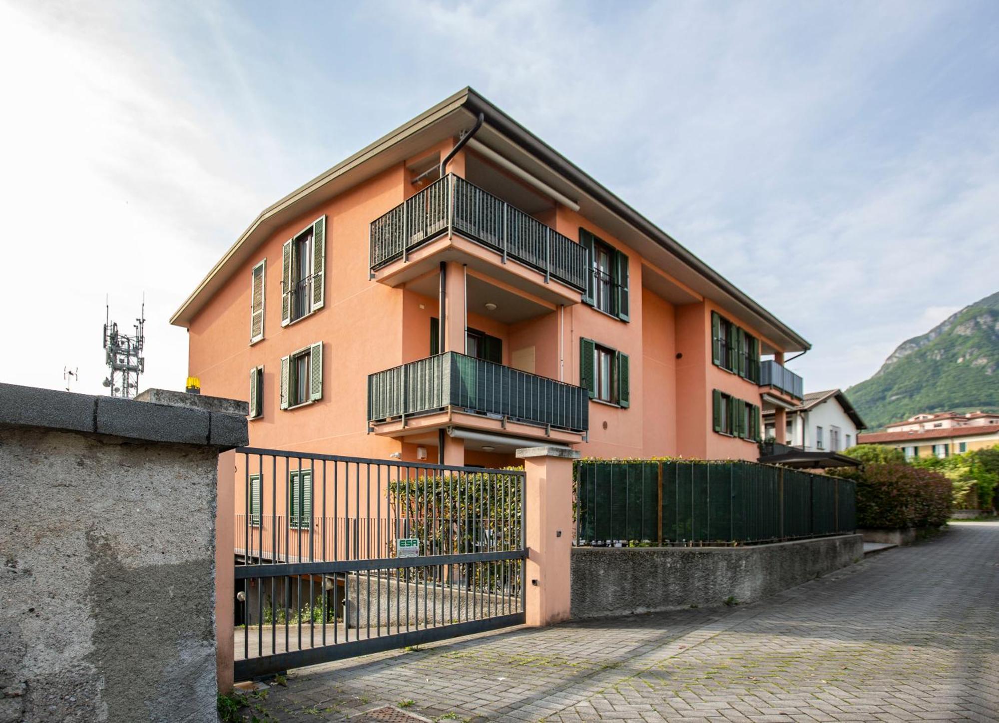 Como Lake - Lakeside Bliss Mandello del Lario Exterior photo