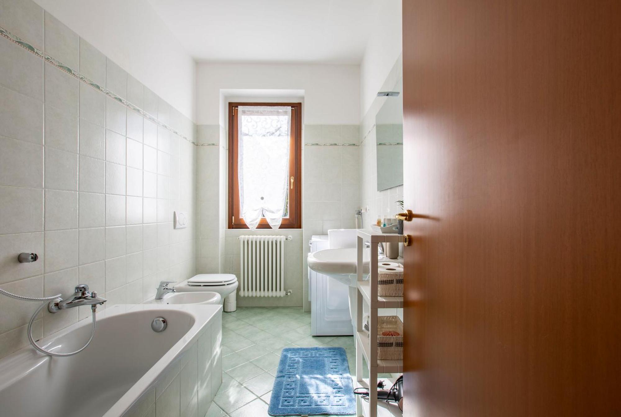 Como Lake - Lakeside Bliss Mandello del Lario Exterior photo